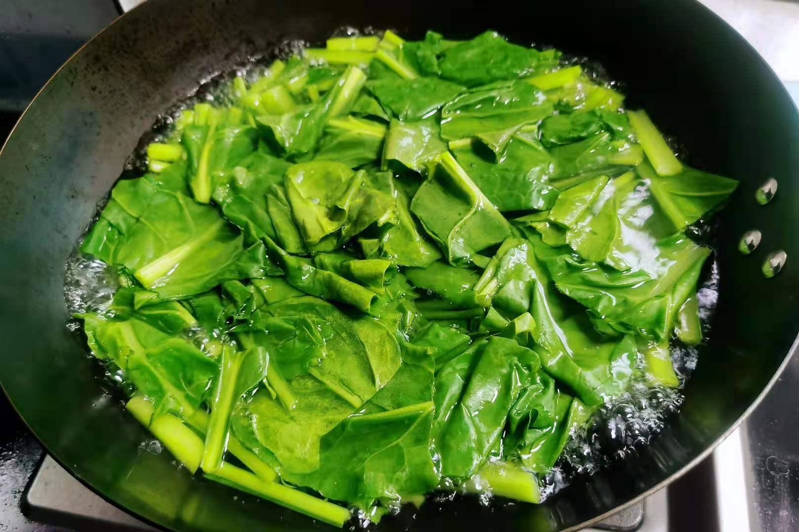 此菜,曾是农民喂猪的菜,现在变成餐桌上的美味,你们吃过吗?