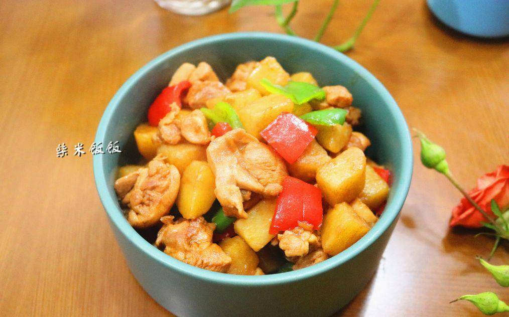 土豆烧鸡肉怎么炒好吃又嫩 2d81311350374c0dbcb53ee87ff47f0c.jpeg