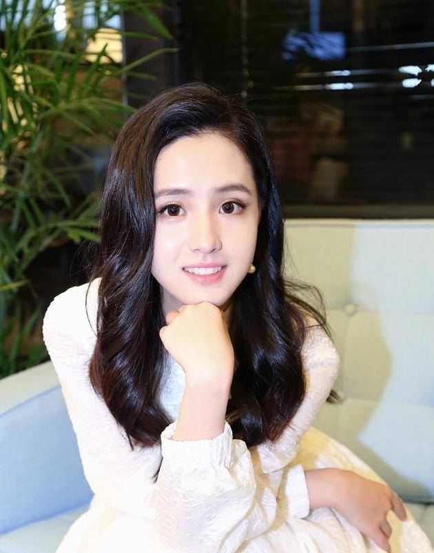 曾被尚雯婕公司压榨,三年收入只有6万,抑郁症退圈需赔偿上百万?_蒋佳