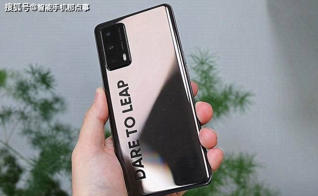 原创65w天玑1000价格跌破两千元大关曲面屏机型开始加速退场