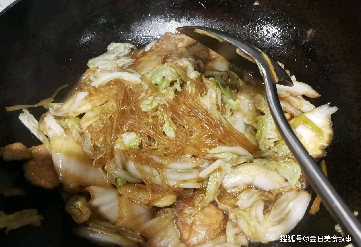 原創東北特色菜豬肉白菜燉粉條的做法