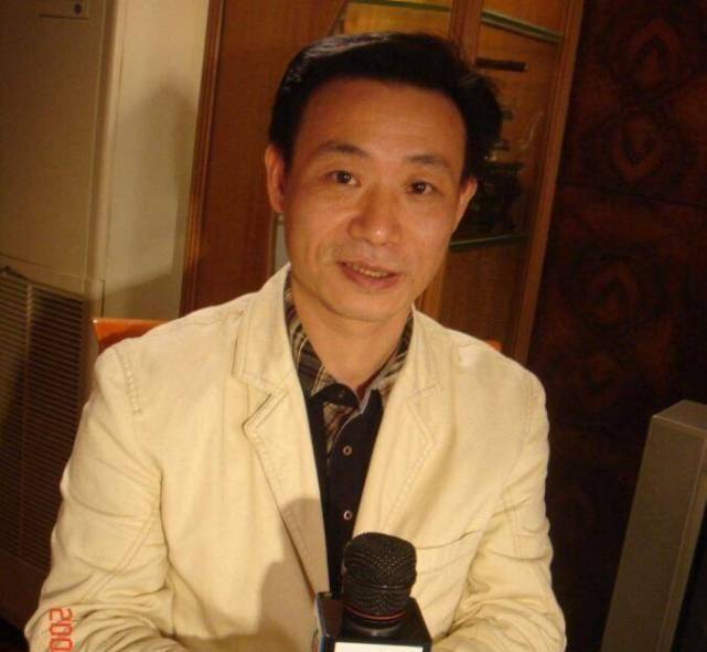 据受害人张萍(化名)称,自己和龚某是由深圳大学马教授介绍认识的,并且