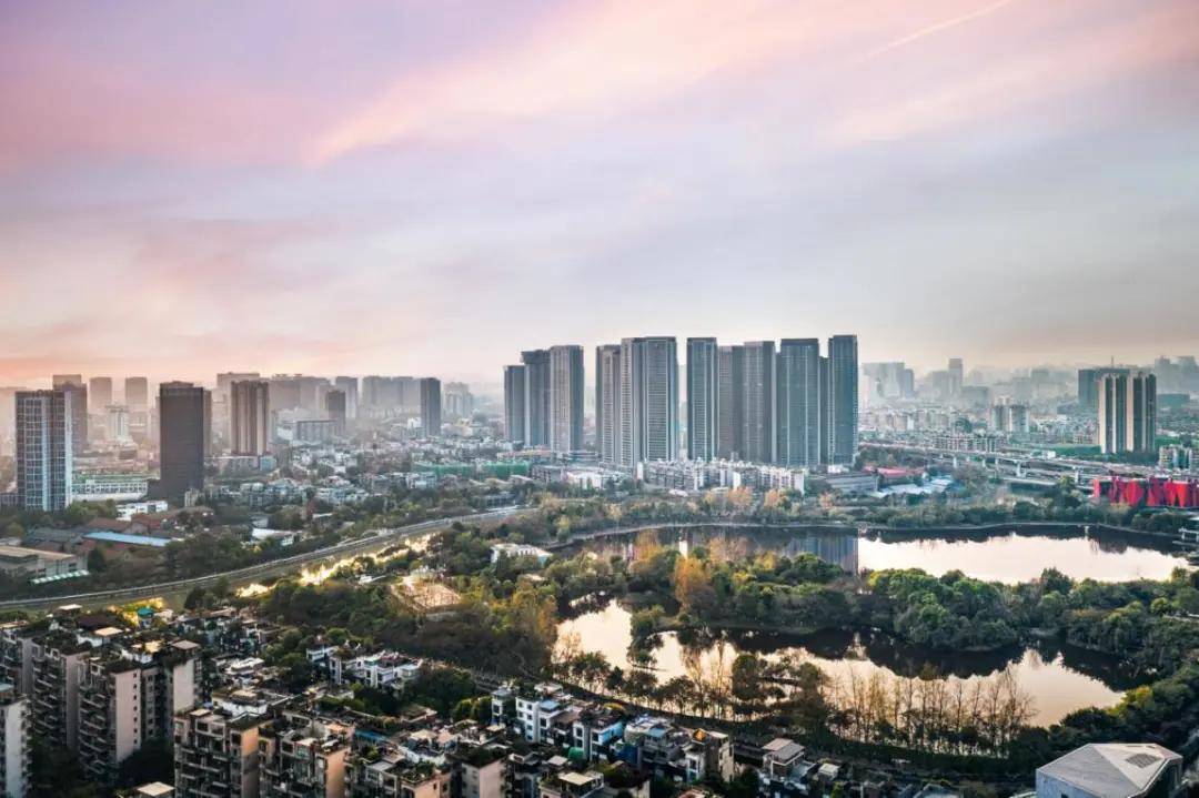 艺术如何塑造今日成都南二环见证美学新认知