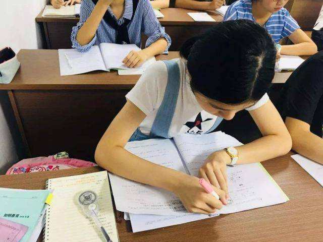 7af99c07e9e848afbeb077e726c7c7de.jpeg