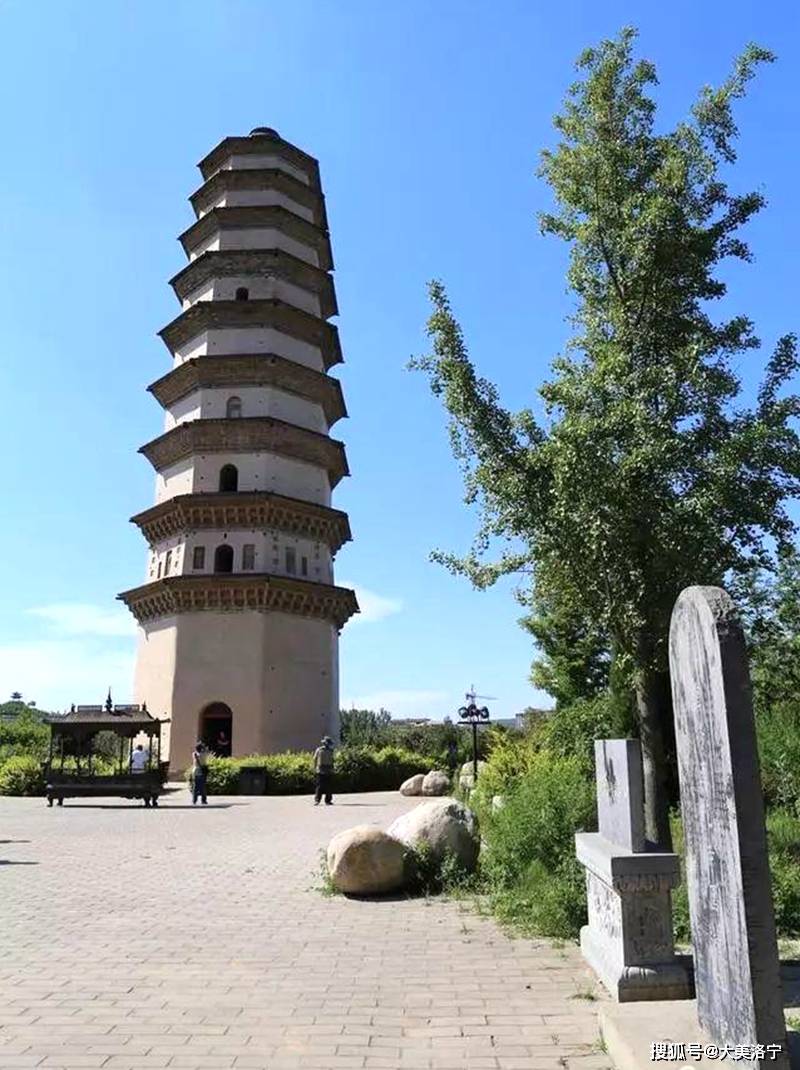 河南洛宁金玉国观景小吟抒怀