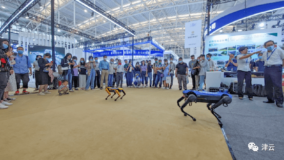 机器人|智能科技展上，这些“黑科技”亮了！