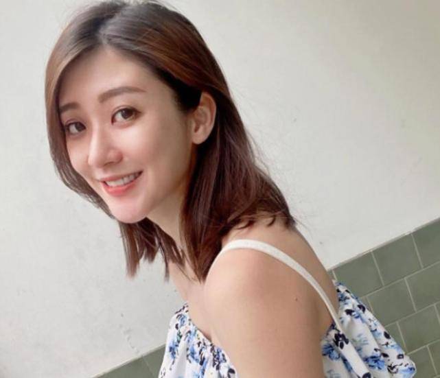 原创林逸欣火辣私照流出邪恶视角细肩带背心超性感素颜很漂亮