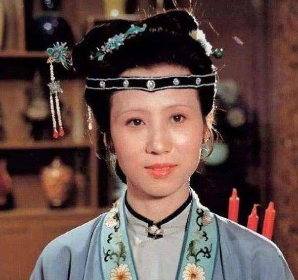 原创
「寡妇门前是非多」这个典故怎么来的?这句话的上半句是什么?
为什么说寡妇门前是非多?首先我们要了解一下这句话。说回“寡妇门前是非多”这句话,它的上一句是“鳏夫房顶炊烟少”。