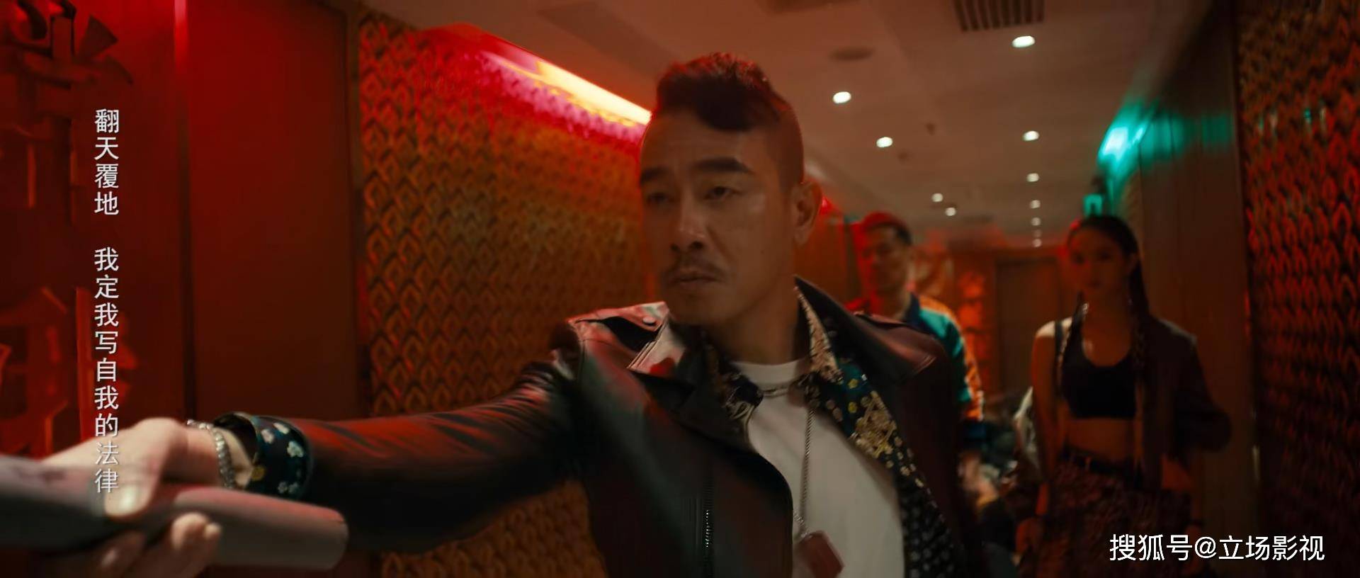 原创陈小春《无间风暴》上映,比上不足比下有余,请再给港片一点时间