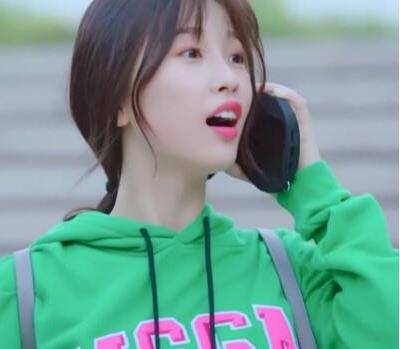 虞书欣在老板头上撒面粉,艺高人胆大?"社畜"看来这三点她都失败了