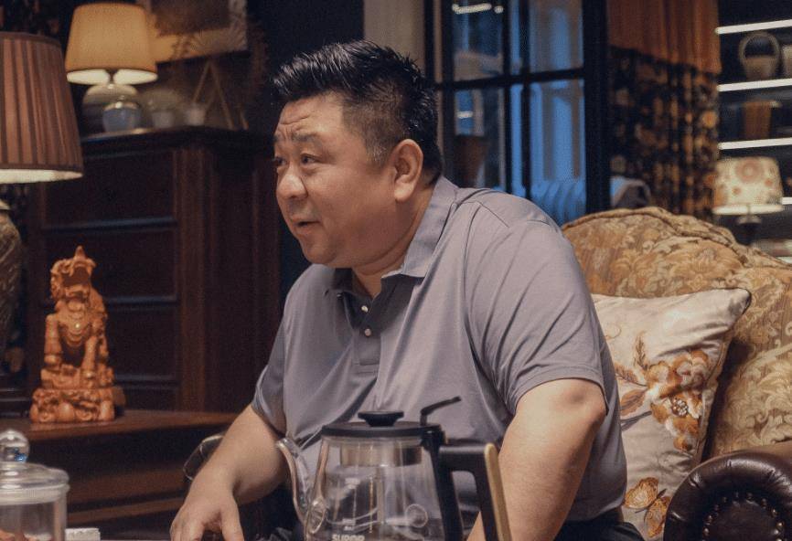 张艺兴也出演了这部剧,能够被邀请到出演正午阳光的电视剧,可见艺兴的