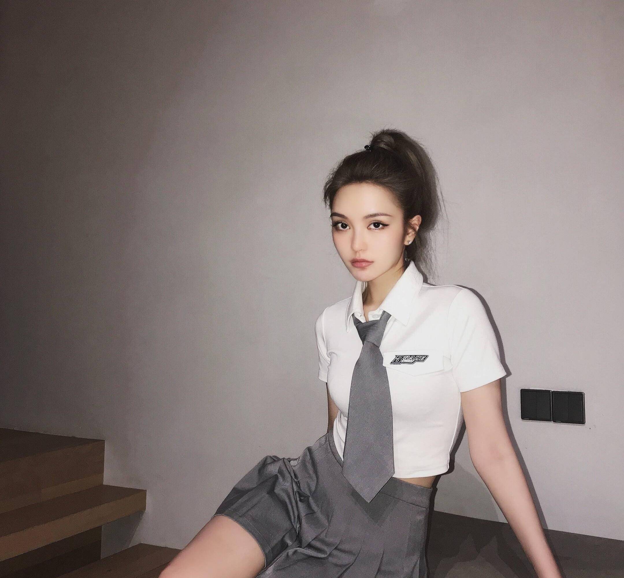 周扬青发文我人生的一大幸福就是把自己喜欢的东西分享给喜欢的人