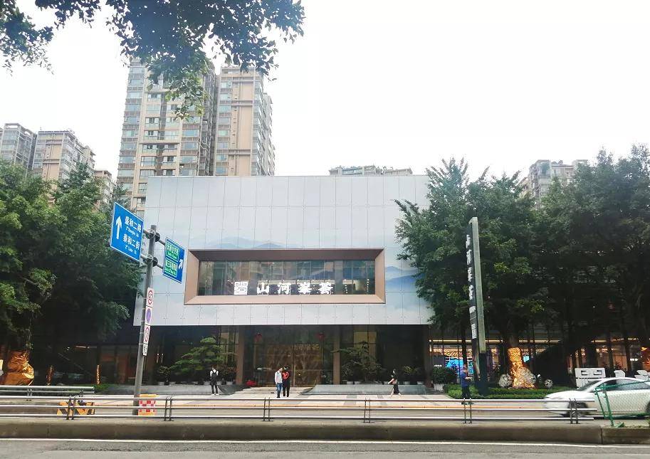 成都新楼市 文|蔡兰 视觉|木鱼 本文为市场资讯,非广告 山河峯荟(原