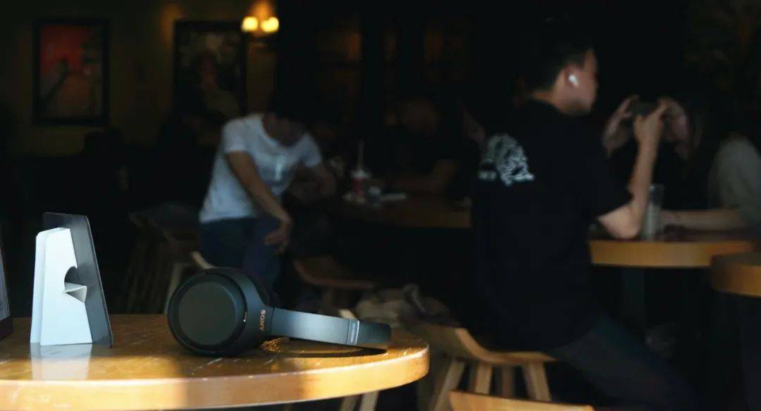 头戴式|“降噪头牌”索尼WH-1000XM4，是不是真的像传说中那么好听+好用？