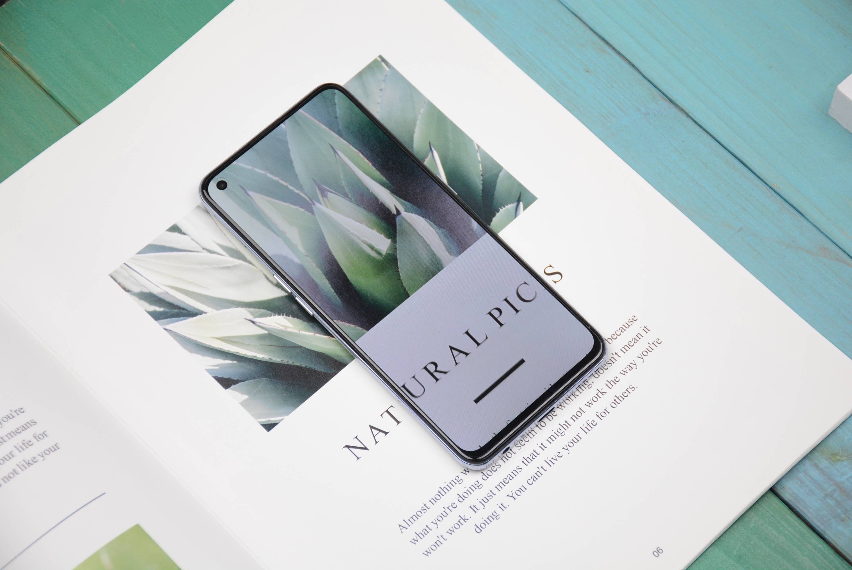 realme重新定义性价比之名,友商"球门"已破_neo