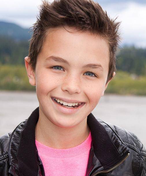 "闪电侠"演员意外离世,年仅16岁,死因不详_logan