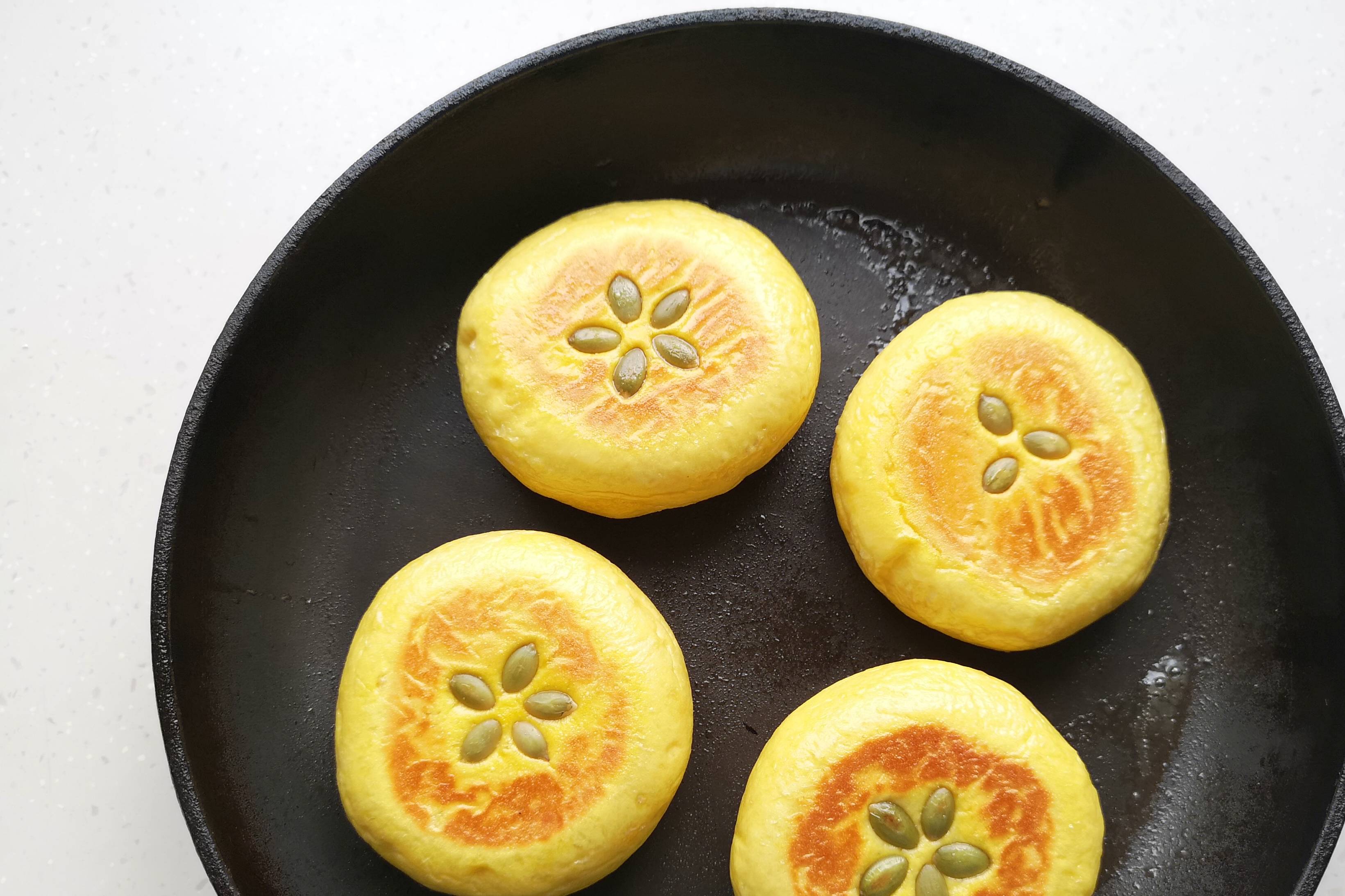 平底锅面包最简单做法 2509d5fc51624b73bcdb91f2d3df67ae.jpeg