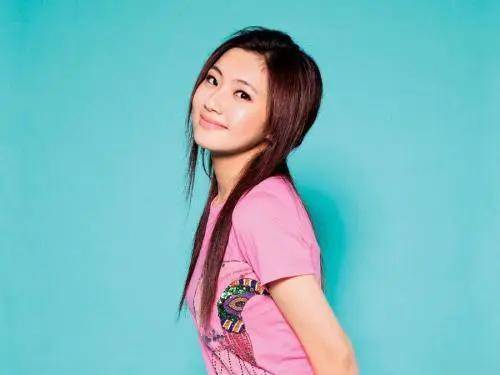 用现在的眼光来看,she里谁的颜值最高?_selina