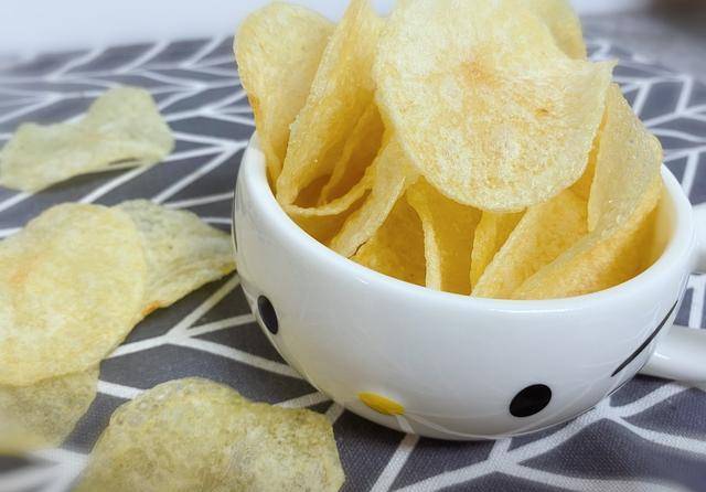 【菜名】:自制健康无油香烤玉米片