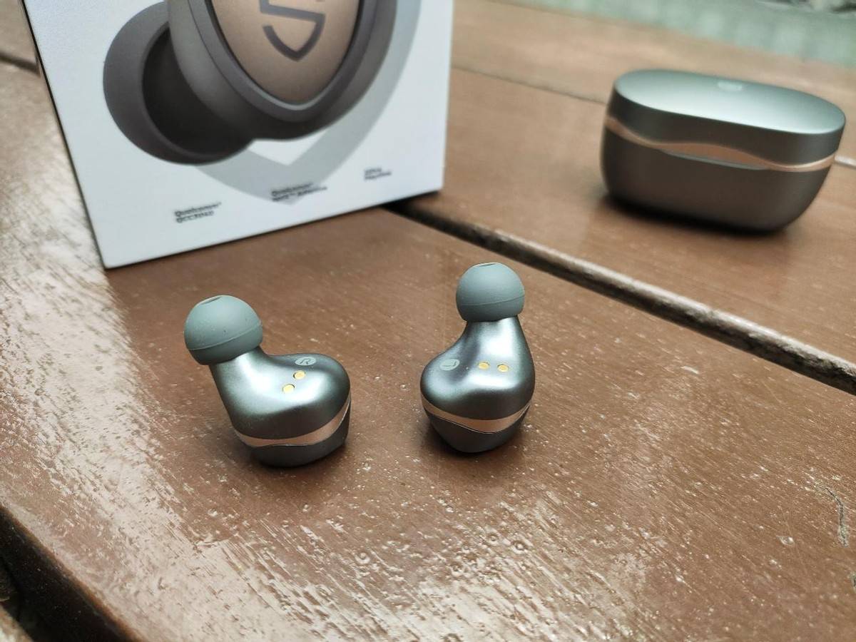 突破常规内外皆优soundpeats泥炭sonic蓝牙耳机