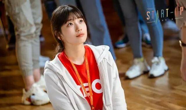 《start up》:编剧脑洞强大,剧情很吸引人,可秀智下跪却引争议