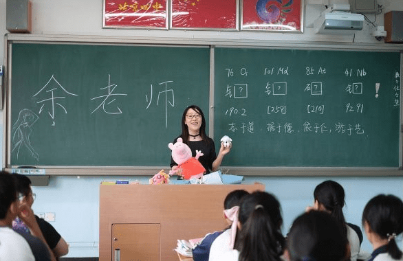 原创高三老师自掏腰包给全班学生买哆啦a梦不愧是别人家的老师