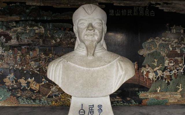 唐朝著名诗人白居易就是龟兹人后裔,据史料称,白居易祖先还是龟兹王室