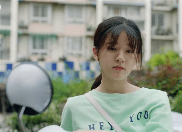 《一不小心捡到爱》凌越开车掉入大海,安心骑电动车再次撞上凌越_南希