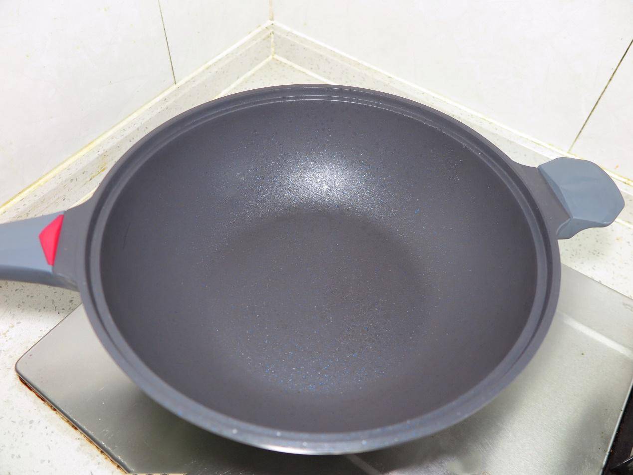 方式|原来家用炊具也可以有颜值，多用途帝伯朗浮雕不粘锅挺漂亮
