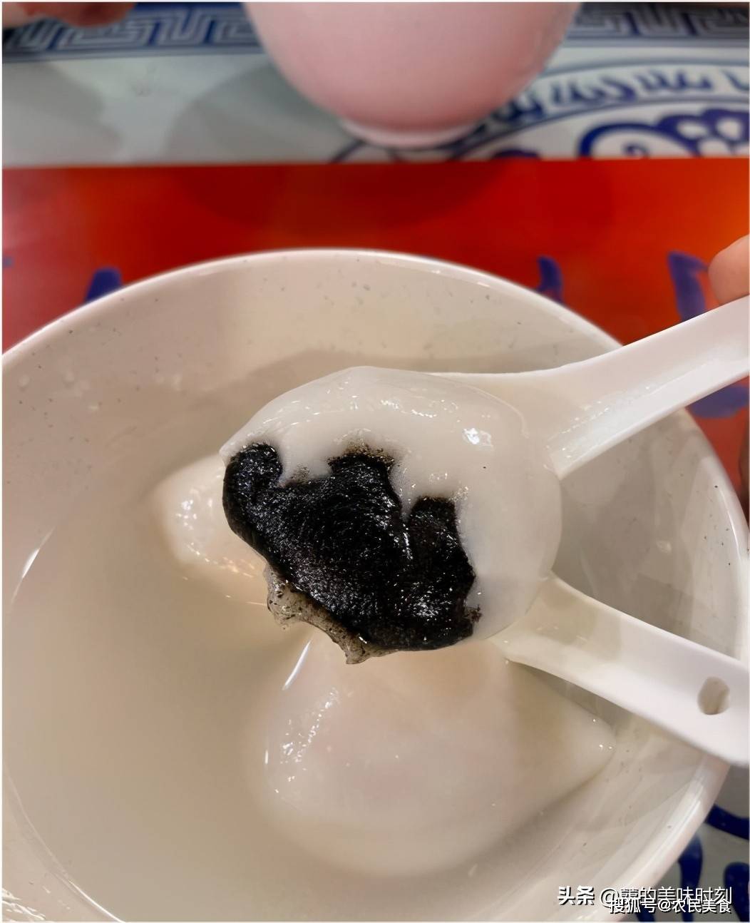 原创上海排名第一的汤圆45元1个比拳头大没啥服务客人总爱来排队