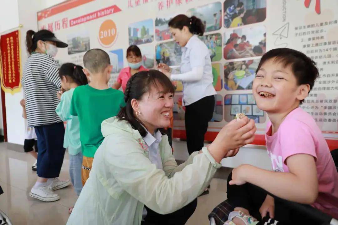 以爱之名守护童心华东股份走进焦作市儿童福利院