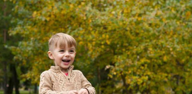 宝宝几个月可以自主坐起来 63507b82a49b4aeea30a15500e582796.jpeg