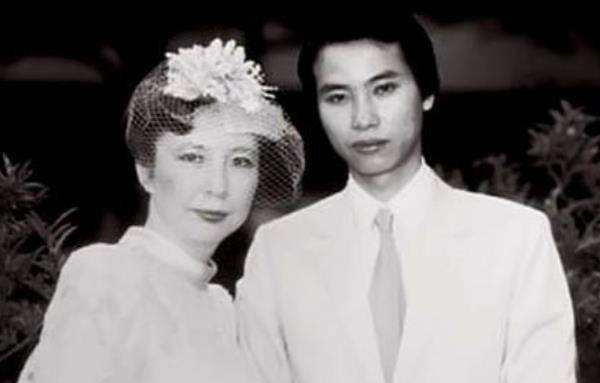 戏子怎么唱 abdfd087facf4eb898ea26396a413599.jpeg