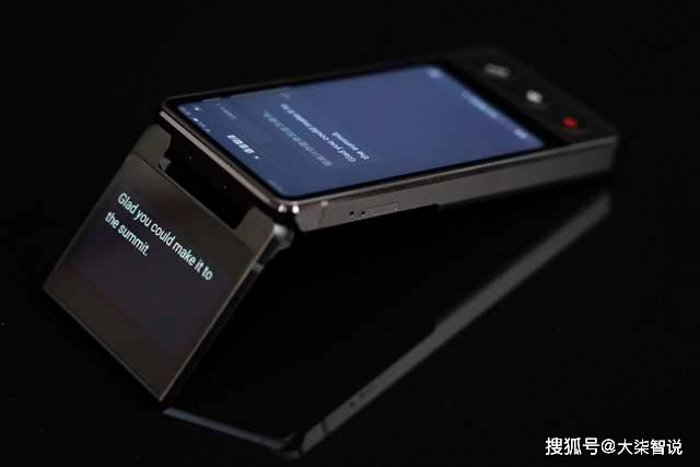 支持|高颜值 多语种 速识别，国货之光“讯飞双屏翻译机”上手体验