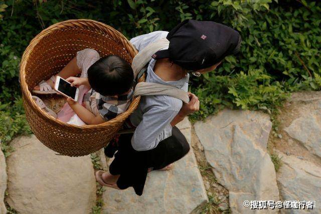 将背篓视为习俗的少数民族:不仅用它装货物,还有一个“妙用”_周城