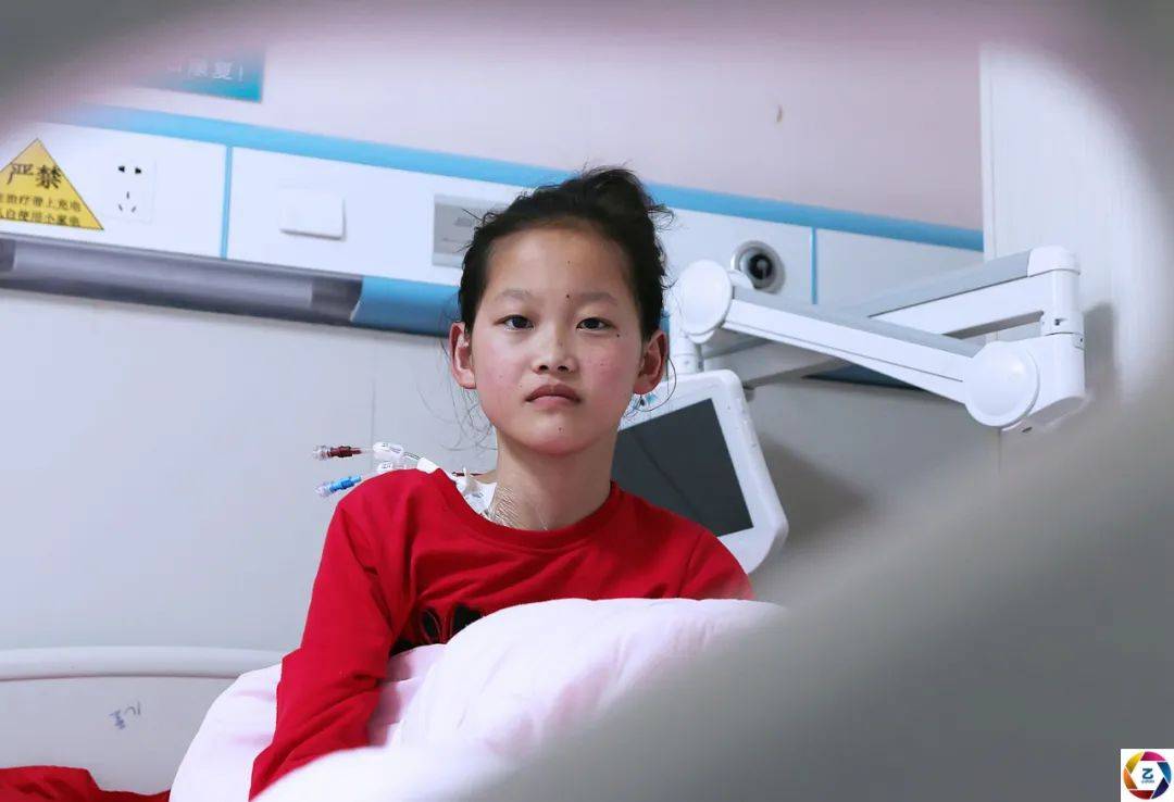 花季少女患怪病手脚从指头开始碳化变黑看到检查结果爸妈崩溃