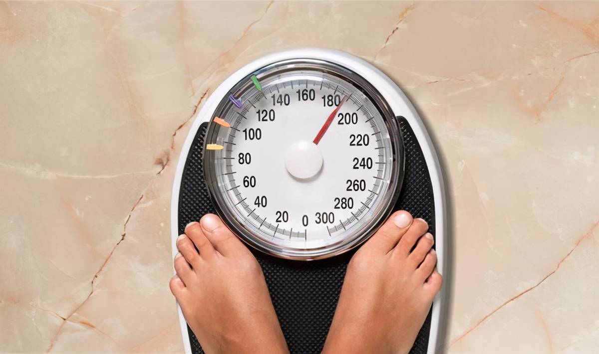 多少斤才算超重 536e9818e62b43e989d43e637a51f415.jpeg