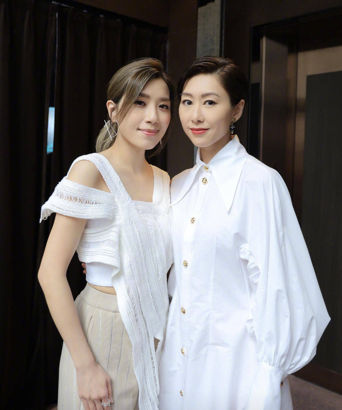 胡定欣晒瑜伽高难度动作,网友盼有爱情滋润,新剧与黄智雯携手