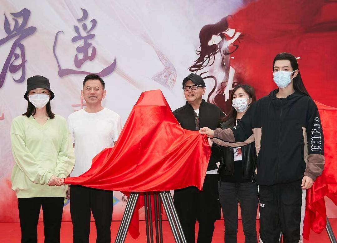 肖战又有新戏了!一袭白衣落泪太动人