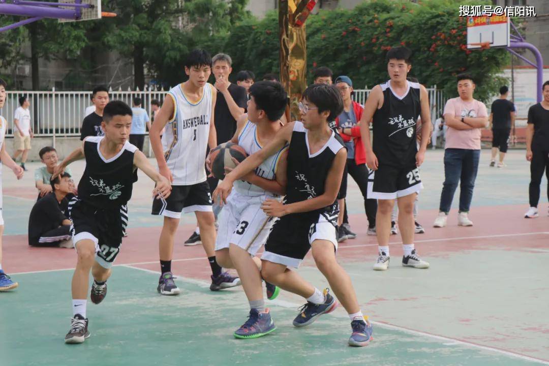 潢川高中成功举办高二篮球赛