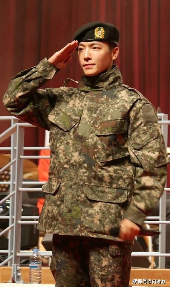 网热议韩星超帅从军入伍照玄彬玉泽演军照超man