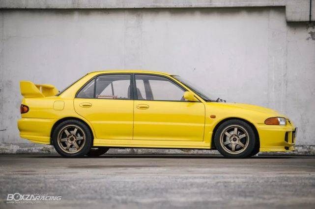 千万不要小瞧三菱evo这台素颜evo3居然有700匹