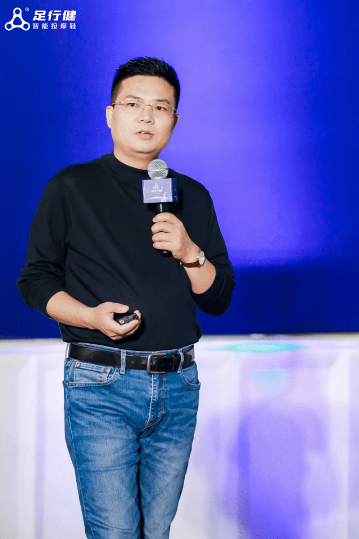 先生,北京师范大学政府管理研究院院长,教授,博士生导师唐任伍先生