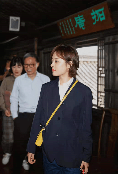 原创孙俪晒结婚周年照穿衬衫戴墨镜活力满满邓超长出白头发也好帅