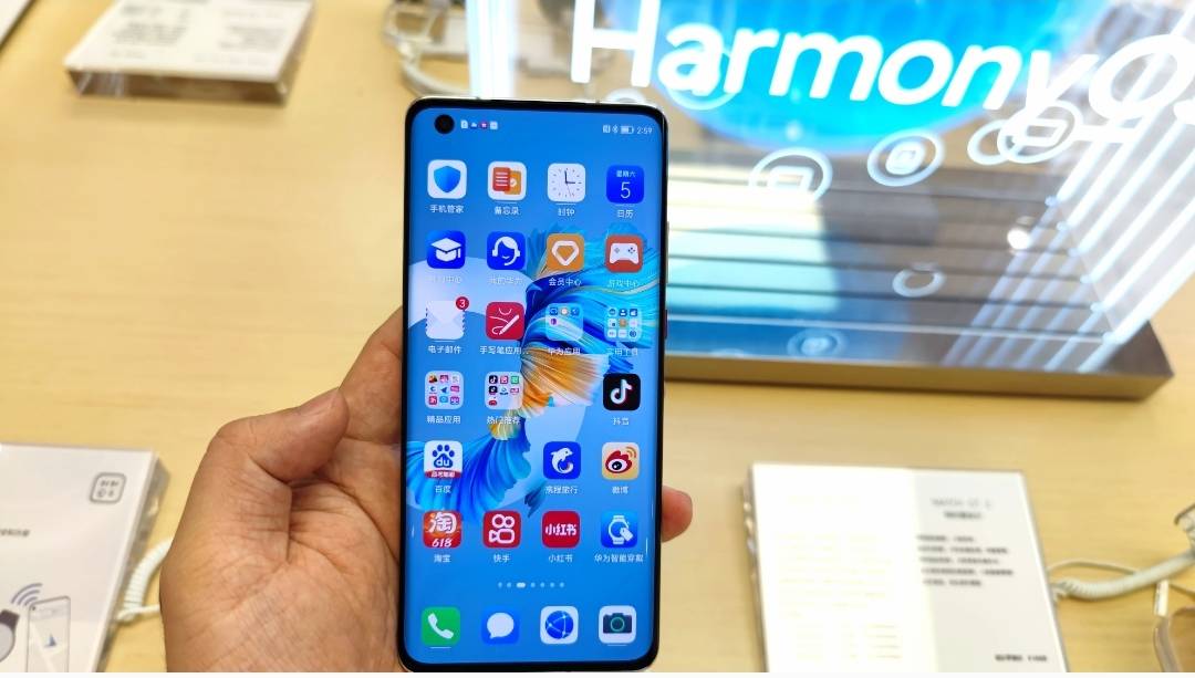 华为mate40鸿蒙系统上手体验不吹不黑说说真实感受