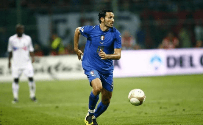 欧洲杯专题之:欧洲杯形象大使赞布罗塔,球队的最强后卫