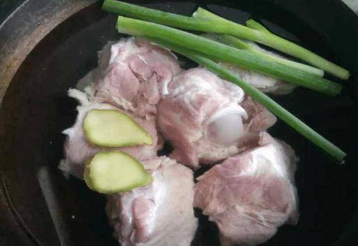 咋样炖猪骨头 6e9dbcffe87b4e9492a70d89a58c9a88.jpeg