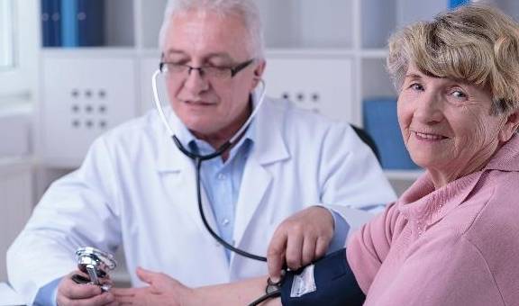 吃什么东西能降低血压 7cc28a932f8b4364b01691eaaa6ad82a.jpeg