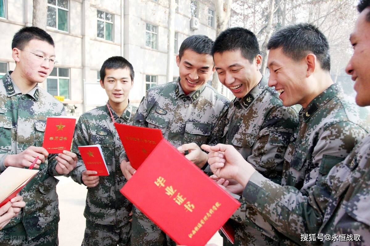 大学毕业生当兵，留队的标准是什么？这四个方面是努力的方向