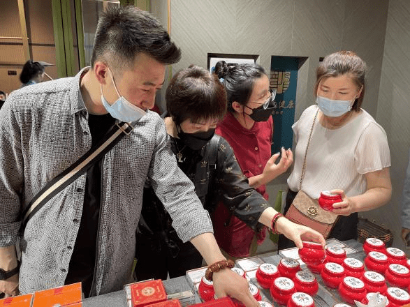 大健康新零售不一样的同仁堂健康